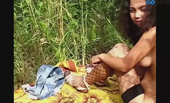 Outdoor Blowjob With Horny Chic Exotic Slut